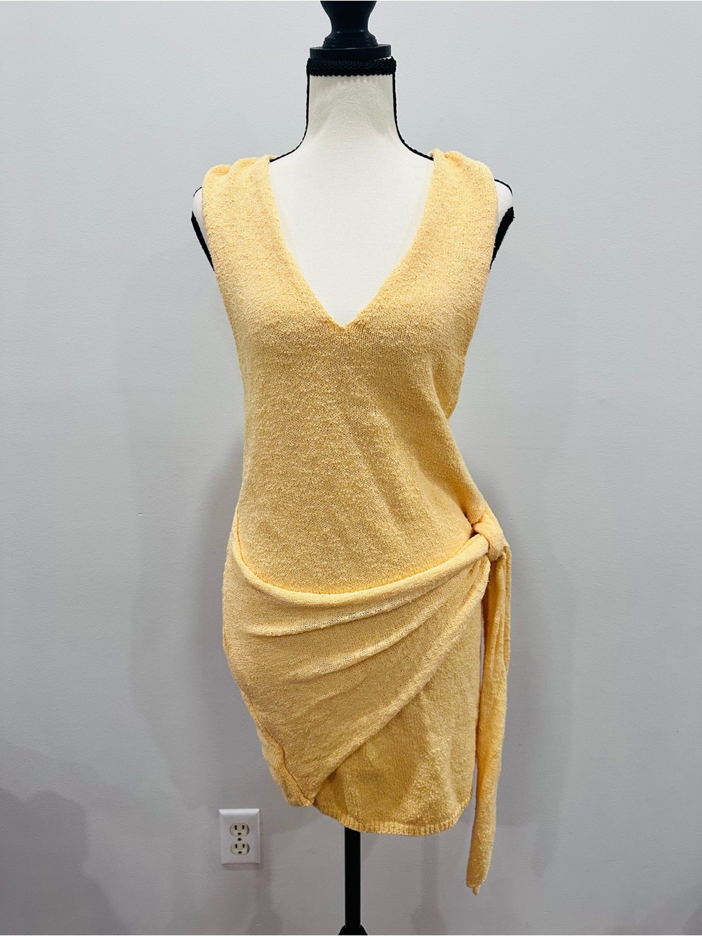 FREE PEOPLE BEACH Sleeveless Yellow V-Neck Wrap Dress Swim Coverup Size Small